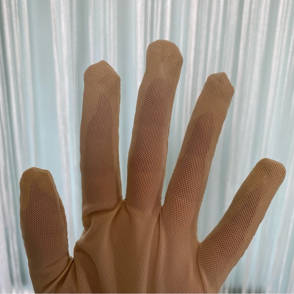 Bella Barnett Nude Sheer Mesh Elbow Gloves NWOT - Picture 7 of 15